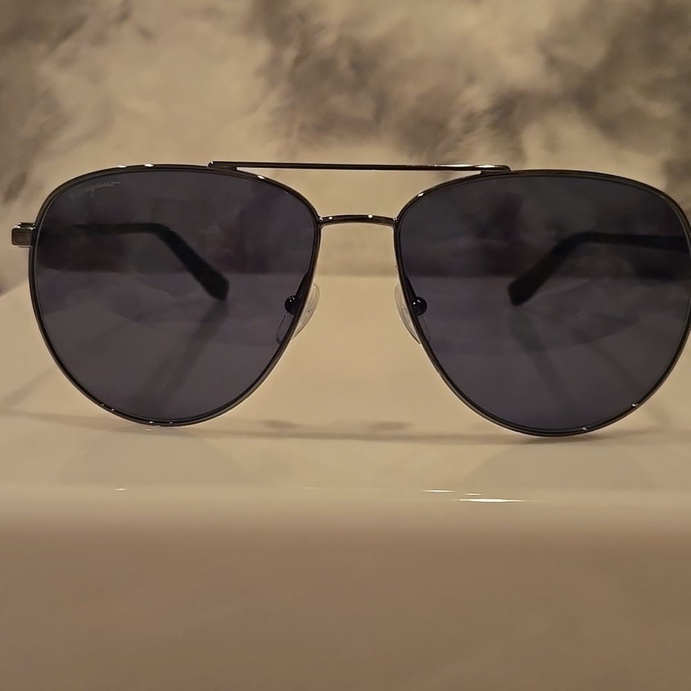 Salvatore Ferragamo Dark Gunmetal Aviator Sunglasses Brand New In Case - Picture 3 of 12